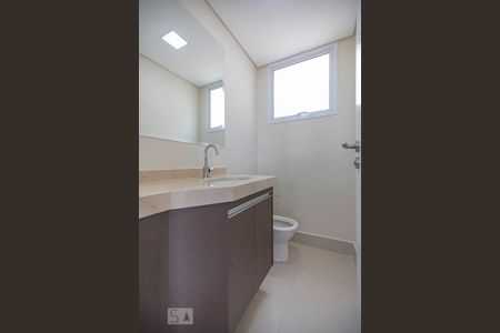 Apartamento à venda com 229m², 3 quartos e 4 vagas Apartamento à venda com 229m², 3 quartos e 4 vagasLavabo