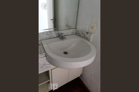 Banheiro Lavabo de apartamento para alugar com 2 quartos, 140m² em Jardim das Bandeiras, São Paulo