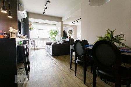 Sala de apartamento para alugar com 1 quarto, 66m² em Passo da Areia, Porto Alegre