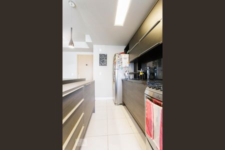 Cozinha de apartamento para alugar com 1 quarto, 66m² em Passo da Areia, Porto Alegre