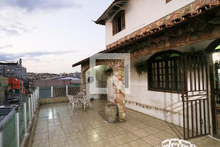 Varanda da Sala de casa para alugar com 3 quartos, 360m² em Ipiranga, Belo Horizonte