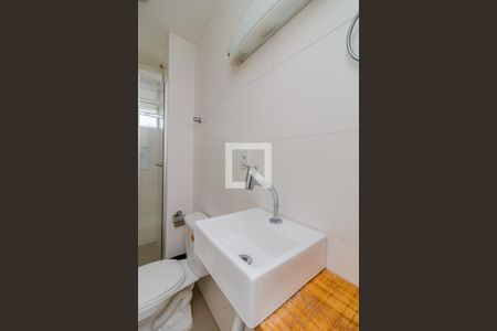 Banheiro de apartamento à venda com 1 quarto, 48m² em Santa Tereza, Porto Alegre