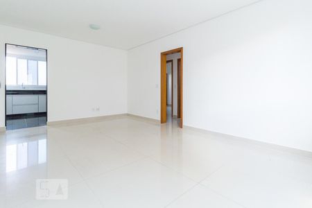 Sala de apartamento para alugar com 3 quartos, 80m² em Santa Efigênia, Belo Horizonte