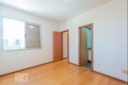 Suíte de apartamento para alugar com 3 quartos, 100m² em Belvedere, Belo Horizonte