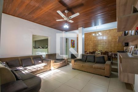 Casa à venda com 220m², 3 quartos e 3 vagasSala