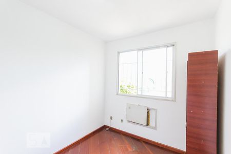 Quarto 1 de apartamento para alugar com 2 quartos, 48m² em Freguesia (jacarepaguá), Rio de Janeiro