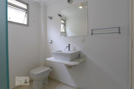 Banheiro de apartamento à venda com 2 quartos, 90m² em Sumaré, São Paulo