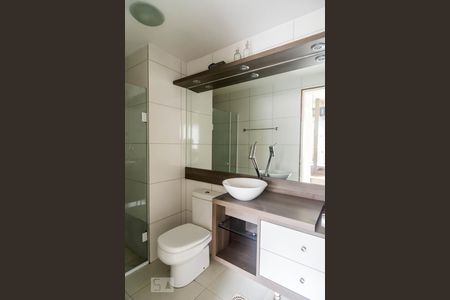 Banheiro de apartamento à venda com 1 quarto, 49m² em Boa Vista, Porto Alegre