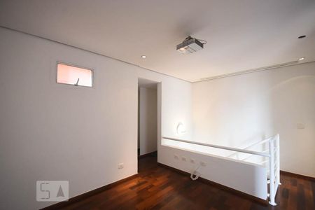 Sala de tv de apartamento para alugar com 2 quartos, 100m² em Jardim Londrina, São Paulo