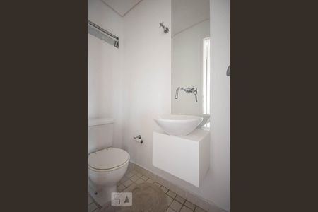 Lavabo de apartamento para alugar com 2 quartos, 100m² em Jardim Londrina, São Paulo
