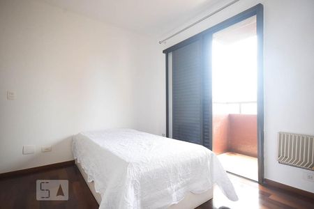 Quarto de apartamento para alugar com 2 quartos, 100m² em Jardim Londrina, São Paulo