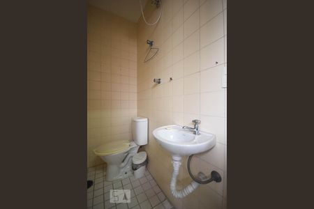 Apartamento para alugar com 100m², 2 quartos e 2 vagas Apartamento para alugar com 100m², 2 quartos e 2 vagasBanheiro de serviço