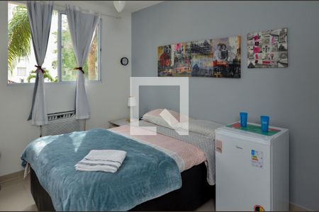 Quarto 1 de apartamento para alugar com 2 quartos, 47m² em Vargem Pequena, Rio de Janeiro