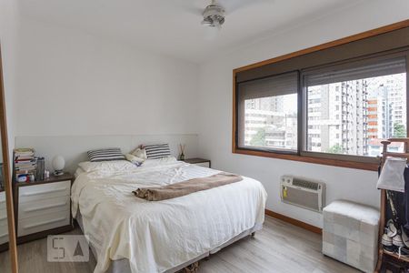 Suíte de apartamento à venda com 3 quartos, 118m² em Petrópolis, Porto Alegre