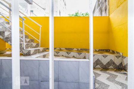 Visão da janela do quarto 1 de casa para alugar com 2 quartos, 60m² em Olaria, Rio de Janeiro