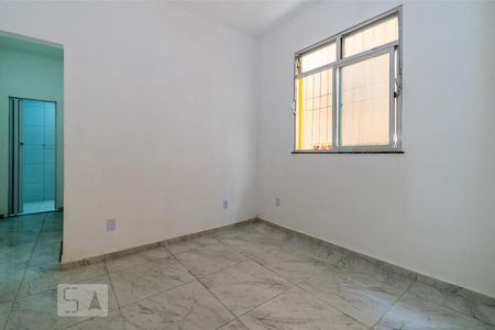 Sala de casa para alugar com 2 quartos, 60m² em Olaria, Rio de Janeiro