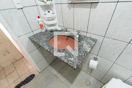 Casa à venda com 60m², 2 quartos e sem vaga Casa à venda com 60m², 2 quartos e sem vagaBanheiro