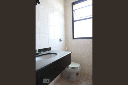 Banheiro de apartamento à venda com 3 quartos, 140m² em Centro, Jundiaí