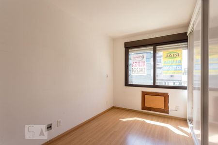 Quarto de apartamento à venda com 2 quartos, 98m² em Jardim Lindóia, Porto Alegre