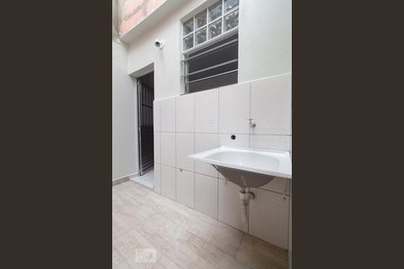 Área de serviço de casa para alugar com 1 quarto, 49m² em Vila Antonieta, São Paulo