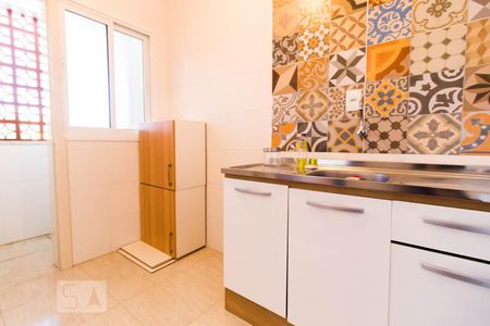 Cozinha de apartamento à venda com 1 quarto, 40m² em Partenon, Porto Alegre