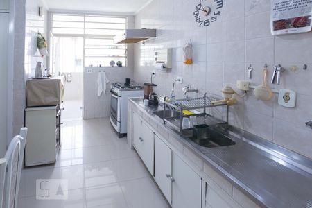 Cozinha de apartamento para alugar com 3 quartos, 195m² em Bom Retiro, São Paulo