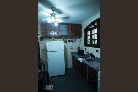 Cozinha  de casa à venda com 3 quartos, 280m² em Vila Arcádia, São Paulo