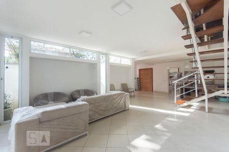 Sala de casa para alugar com 4 quartos, 258m² em Jardim Novo Mundo, São Paulo