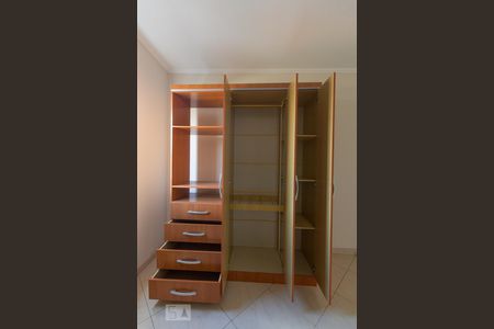 Quarto 1 de apartamento para alugar com 2 quartos, 65m² em Vila Santa Clara, São Paulo