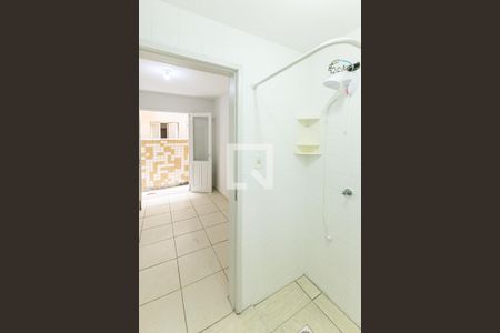 Banheiro de apartamento para alugar com 1 quarto, 27m² em Independência , Porto Alegre