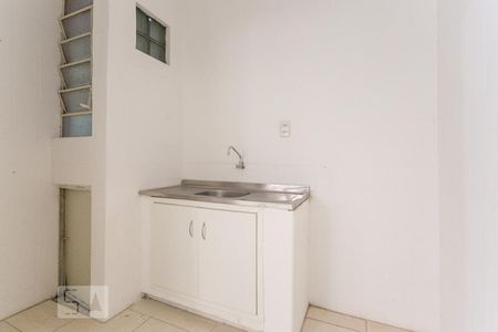 Cozinha de kitnet/studio para alugar com 1 quarto, 27m² em Marcílio Dias, Porto Alegre