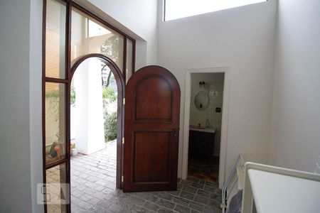 Entrada de casa para alugar com 4 quartos, 400m² em Bela Aliança, São Paulo