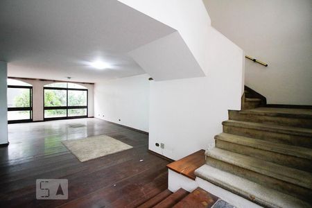 Sala de casa para alugar com 4 quartos, 400m² em Bela Aliança, São Paulo