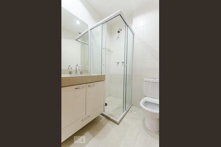 Banheiro de apartamento para alugar com 2 quartos, 72m² em Tamboré, Santana de Parnaíba