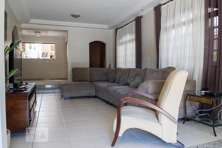 SALA de casa para alugar com 5 quartos, 280m² em Jardim Peri, São Paulo