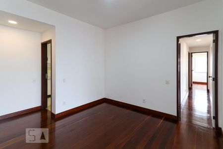 Sala de apartamento para alugar com 4 quartos, 125m² em Barra da Tijuca, Rio de Janeiro