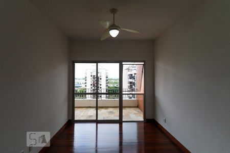 Sala de apartamento para alugar com 4 quartos, 125m² em Barra da Tijuca, Rio de Janeiro