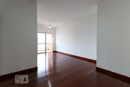 Sala de apartamento para alugar com 4 quartos, 125m² em Barra da Tijuca, Rio de Janeiro