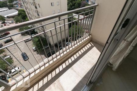 Varanda  de apartamento para alugar com 2 quartos, 70m² em Vila Firmiano Pinto, São Paulo