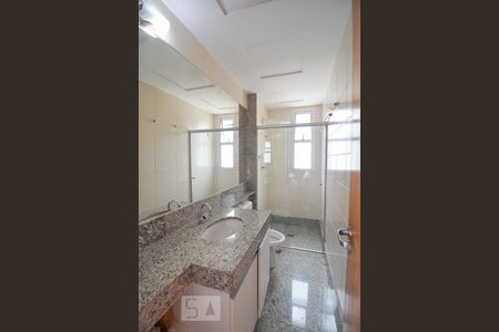 Banheiro suíte de apartamento para alugar com 4 quartos, 154m² em Buritis, Belo Horizonte