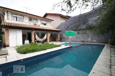 Área externa de casa para alugar com 4 quartos, 345m² em Vila Inah, São Paulo