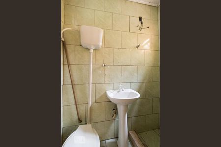 Banheiro 3 de casa para alugar com 3 quartos, 84m² em Teresópolis, Porto Alegre