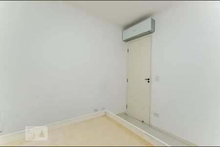 Quarto de apartamento à venda com 2 quartos, 50m² em Km 18, Osasco