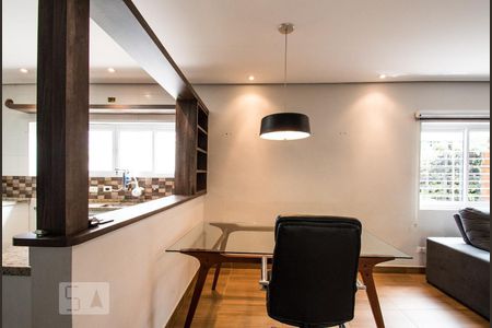 Sala de casa à venda com 2 quartos, 220m² em Vila Dom Pedro I, São Paulo