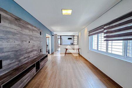 Sala de casa à venda com 3 quartos, 220m² em Vila Dom Pedro I, São Paulo