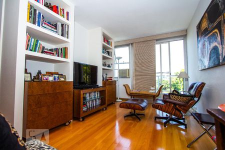 Sala de apartamento à venda com 2 quartos, 95m² em Cosme Velho, Rio de Janeiro