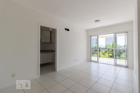 Sala de apartamento à venda com 2 quartos, 75m² em Barra da Tijuca, Rio de Janeiro