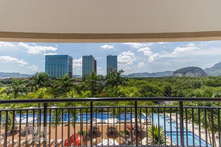 Vista Sala de apartamento à venda com 2 quartos, 75m² em Barra da Tijuca, Rio de Janeiro