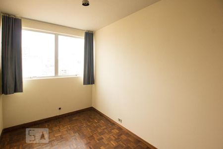 Quarto 1 de apartamento para alugar com 2 quartos, 55m² em Centro, Curitiba