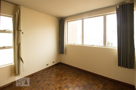 Quarto 2 de apartamento para alugar com 2 quartos, 55m² em Centro, Curitiba